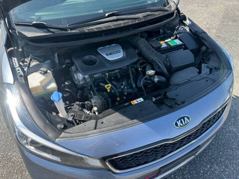 2017 Kia Forte5 SX
