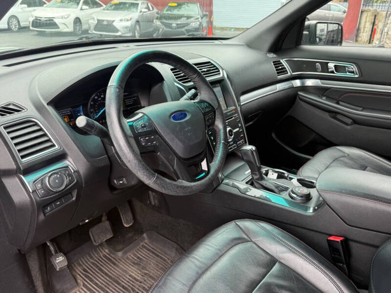 2017 Ford Explorer Sport