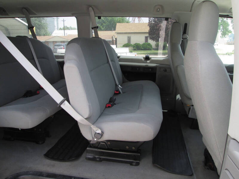 2010 Ford E-Series E-350 SD XLT