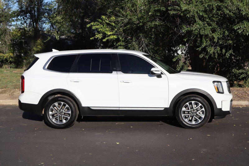 2023 Kia Telluride LX