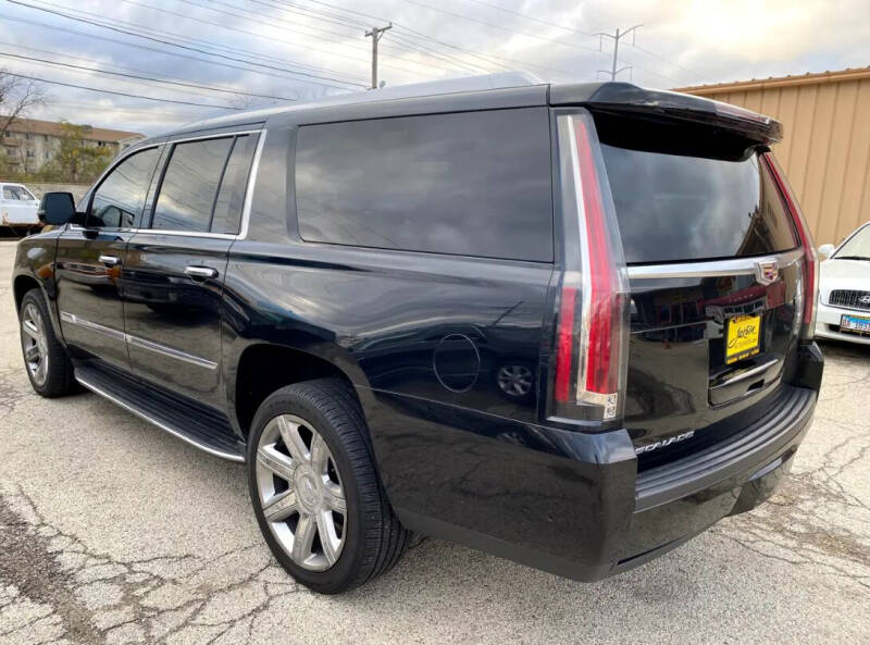 2018 Cadillac Escalade ESV Luxury