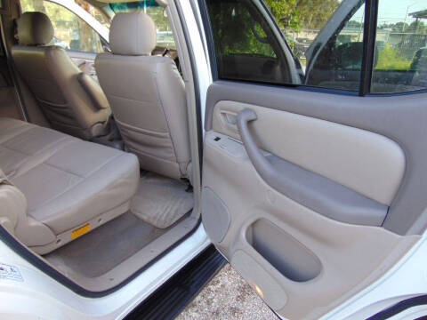 2005 Toyota Sequoia SR5