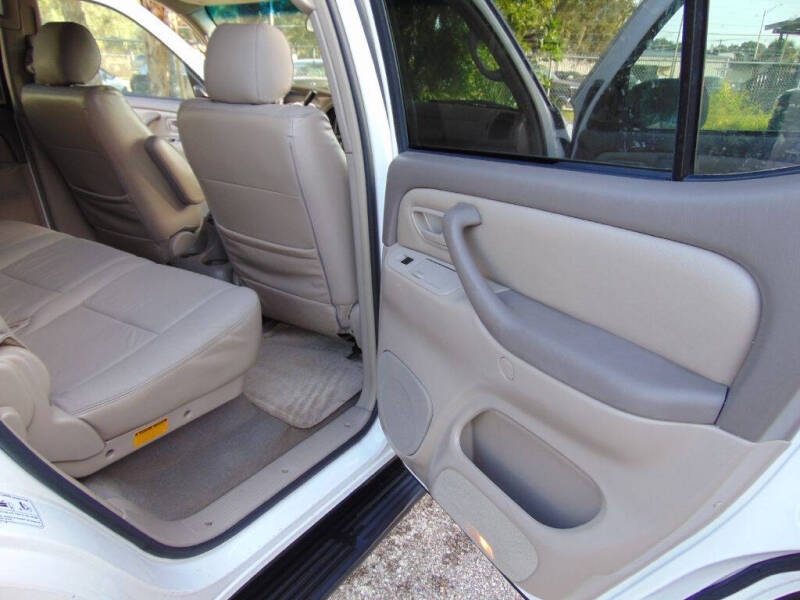 2005 Toyota Sequoia SR5