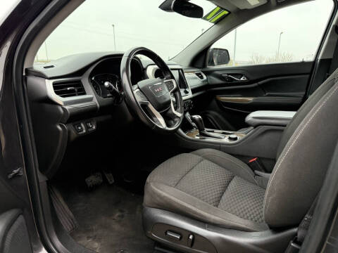 2017 GMC Acadia SLE-2