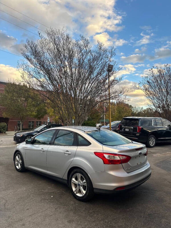 2014 Ford Focus SE photo 4