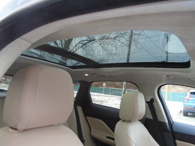 2019 Jaguar F-PACE 25t Premium