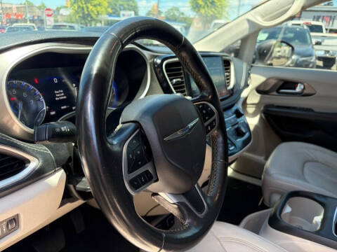 2021 Chrysler Pacifica Touring L