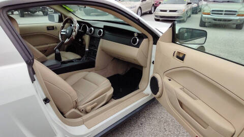 2006 Ford Mustang V6 Standard