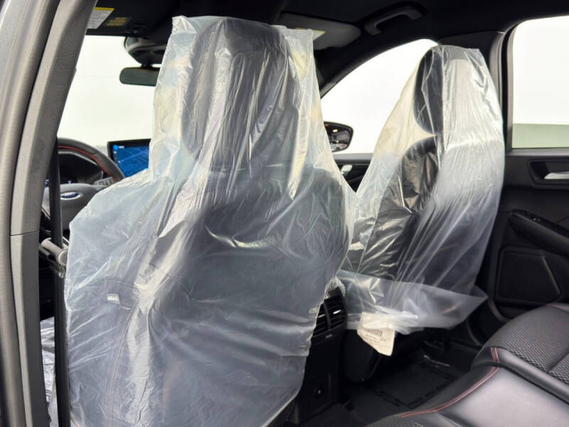 2024 Ford Escape Hybrid ST-Line Select