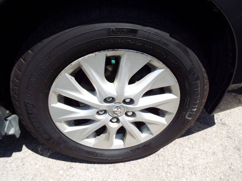 2014 Toyota Prius Plug-in Hybrid Advanced