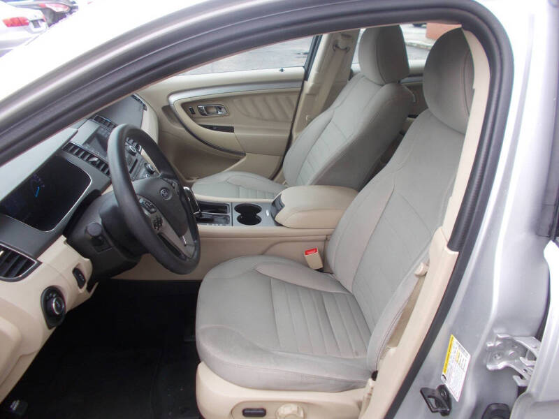 2019 Ford Taurus SE