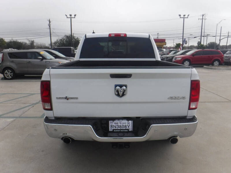 2016 RAM 1500 SLT