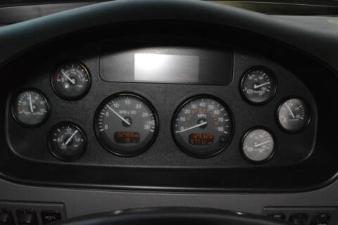 2023 Peterbilt 348