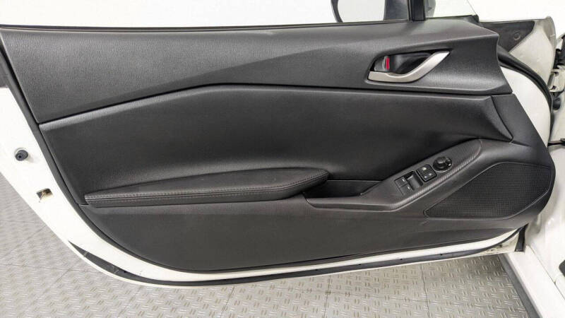 2016 Mazda MX-5 Miata Sport