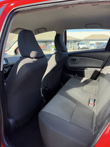 2016 Toyota Yaris 5-Door LE