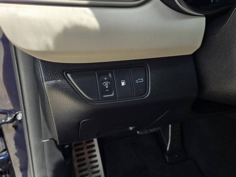 2023 Genesis G70