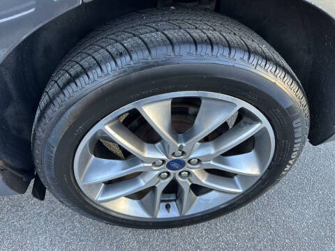 2017 Ford Edge Titanium