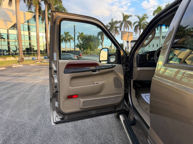2005 Ford Excursion Limited