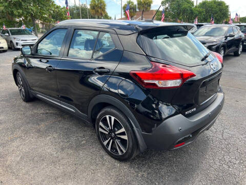 2020 Nissan Kicks SR
