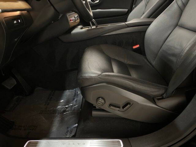 2025 Volvo XC90 T8 Plus Bright Theme 7P