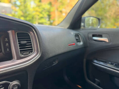 2015 Dodge Charger SE