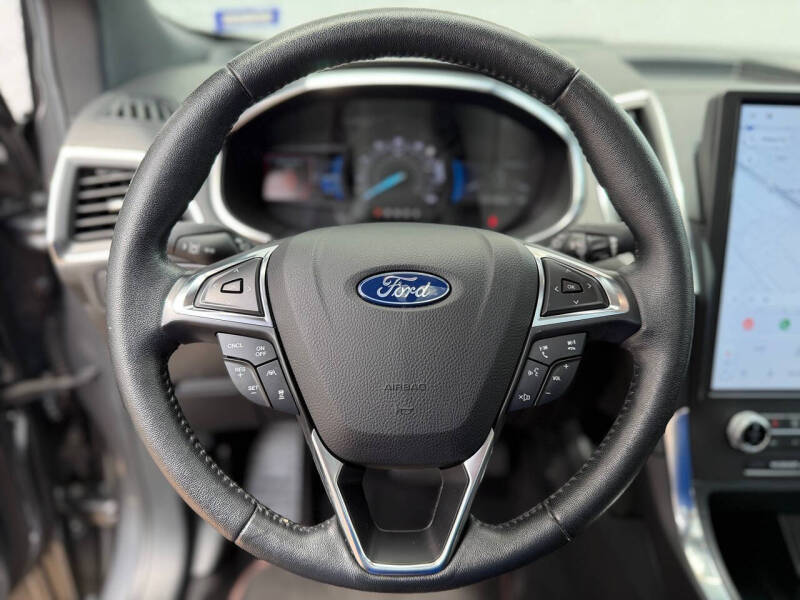 2021 Ford Edge Titanium