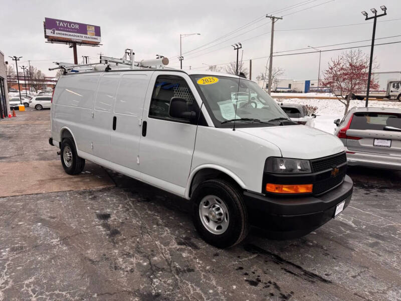 2025 Chevrolet Express 2500