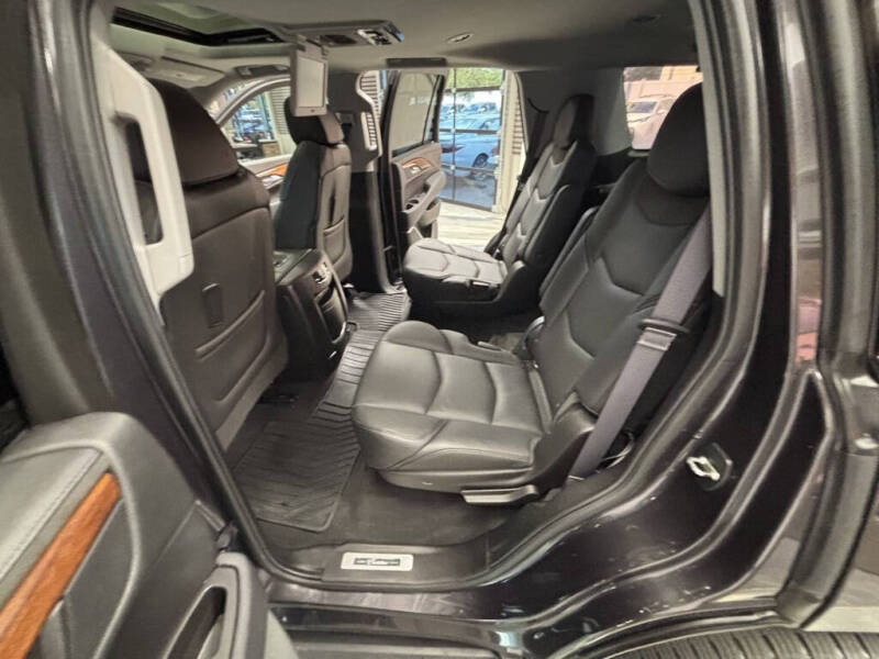 2016 Cadillac Escalade Luxury Collection