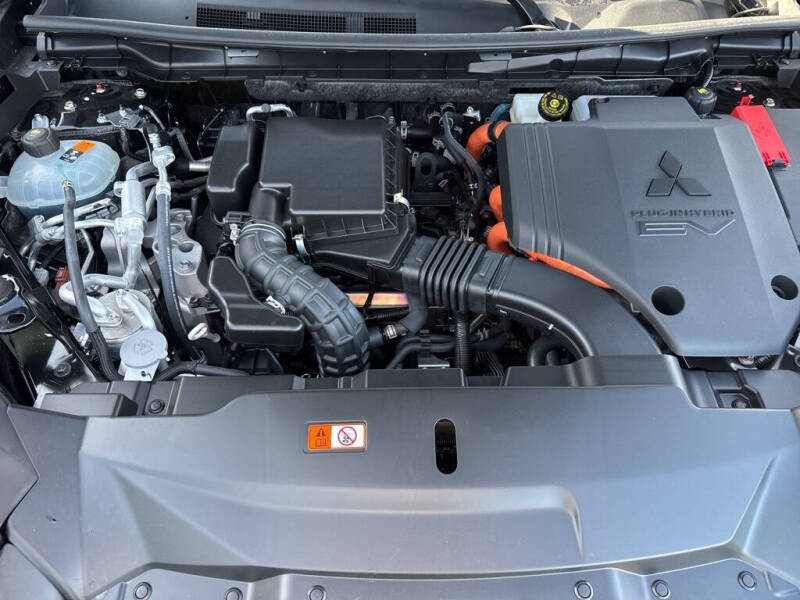 2025 Mitsubishi Outlander PHEV SE