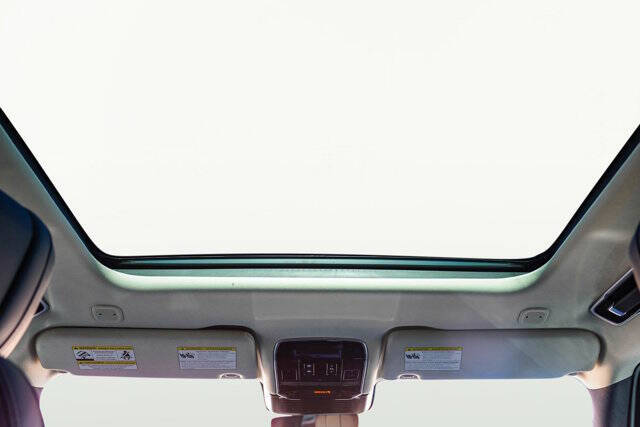 2025 Land Rover Range Rover P400 SE LWB