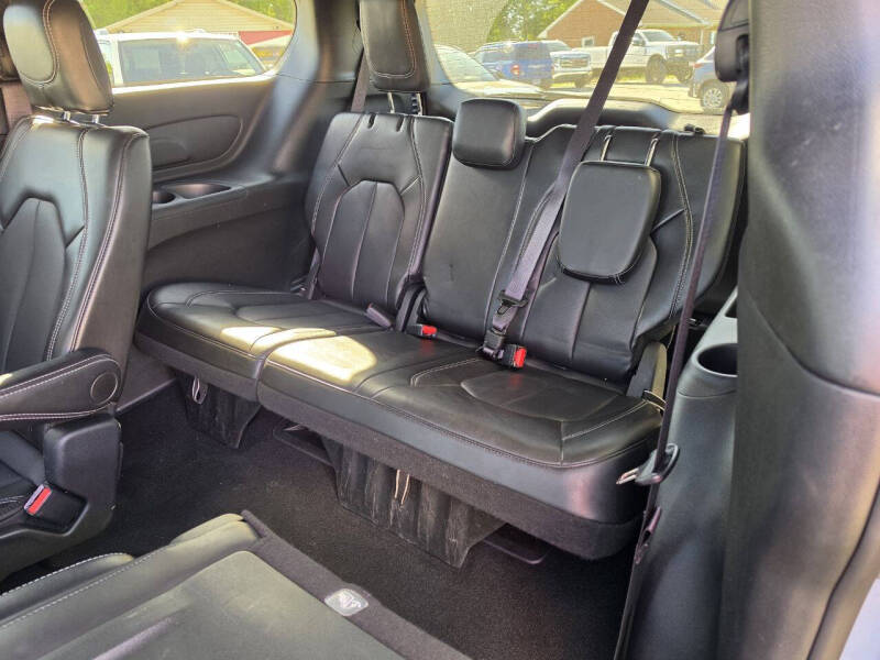 2025 Chrysler Pacifica Select - Photo 10