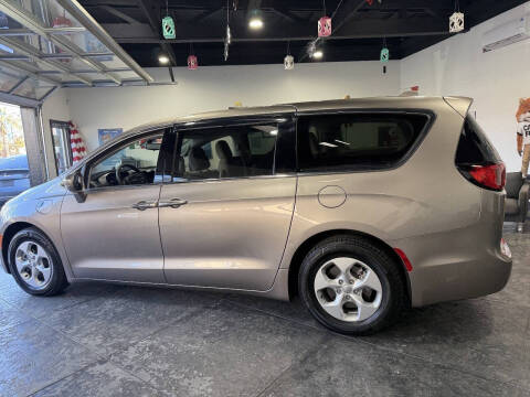2018 Chrysler Pacifica Hybrid Touring Plus