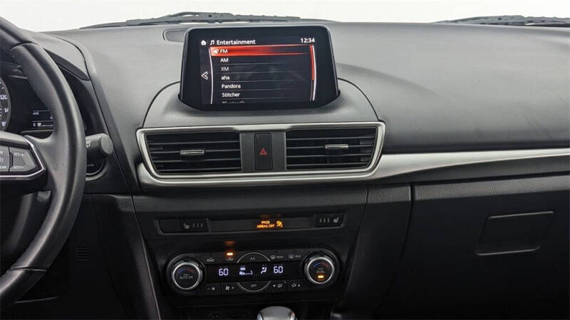 2018 Mazda MAZDA3 Touring