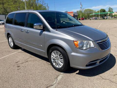 2013 Chrysler Town and Country for sale at Borderline Auto Sales in Loveland OH