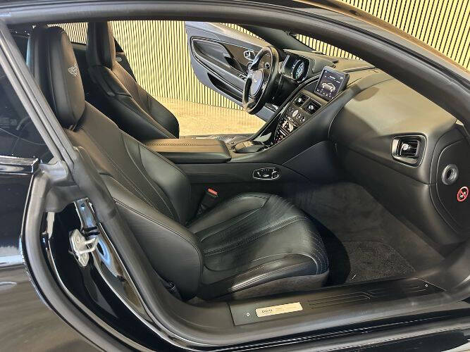 2017 Aston Martin DB11