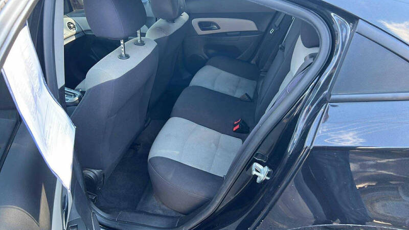 2013 Chevrolet Cruze LS Auto