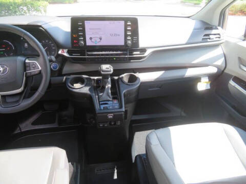 2024 Toyota Sienna XLE 7-Passenger