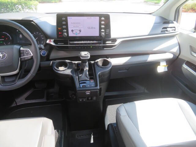 2024 Toyota Sienna XLE 7-Passenger