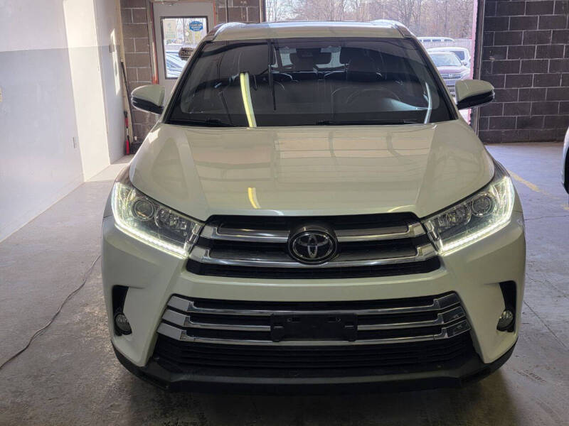 2018 Toyota Highlander for sale at RW Motors in Merriam KS