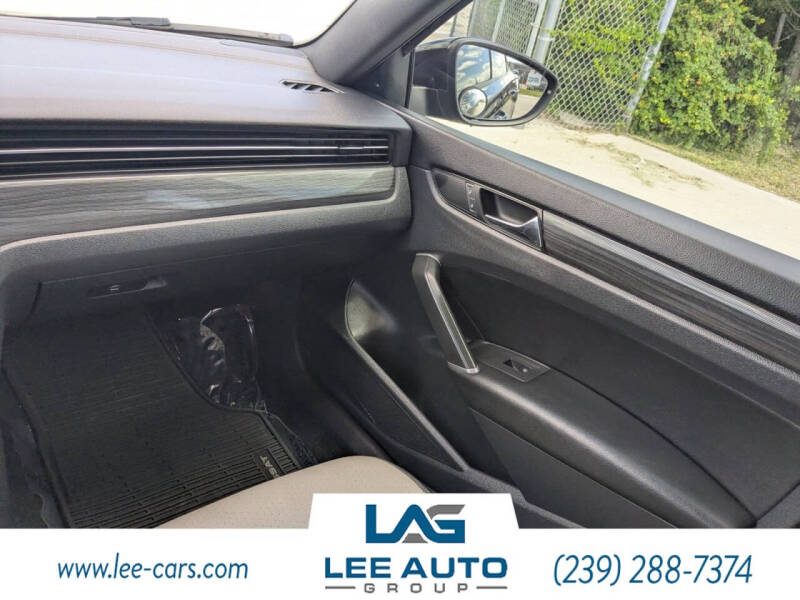 2021 Volkswagen Passat R-Line