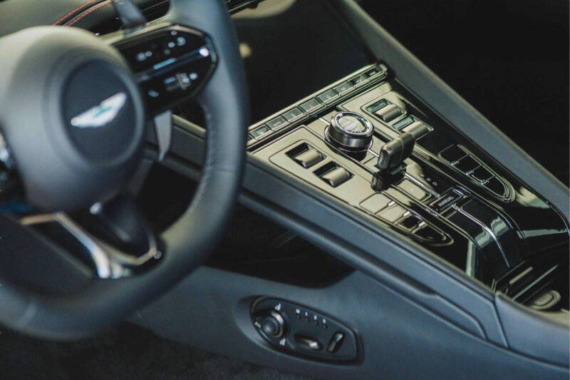 2025 Aston Martin DB12 V8