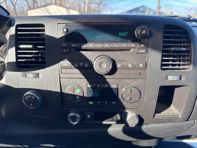 2009 Chevrolet Silverado 1500 1LT photo 31