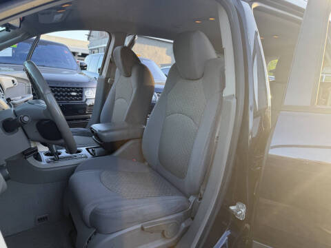 2012 Chevrolet Traverse LS