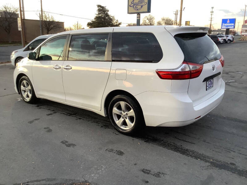 2017 Toyota Sienna L 7-Passenger