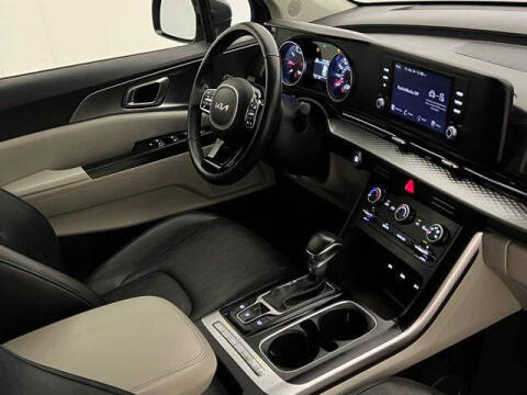 2023 Kia Carnival LX