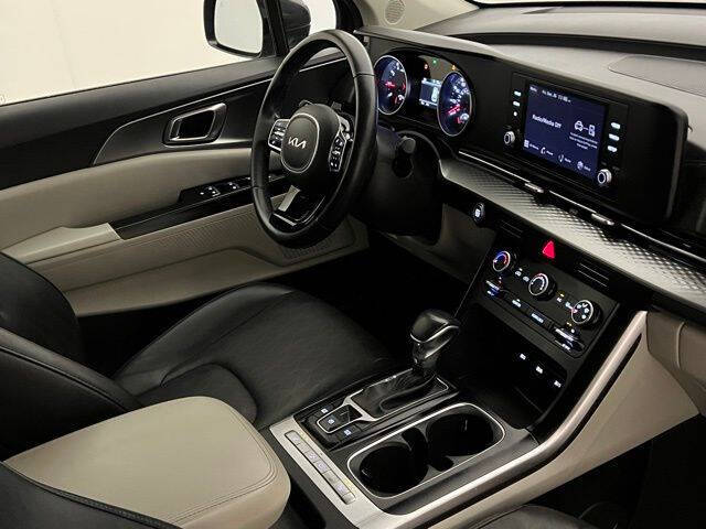 2023 Kia Carnival LX