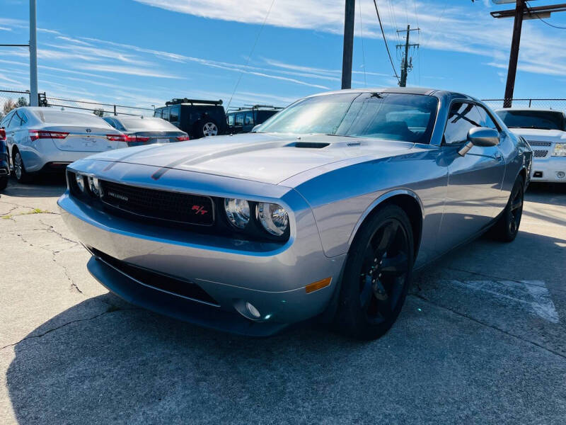 2013 Dodge Challenger R/T photo 2