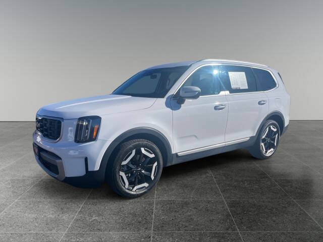 2023 Kia Telluride S's photo