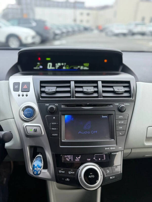 2012 Toyota Prius v