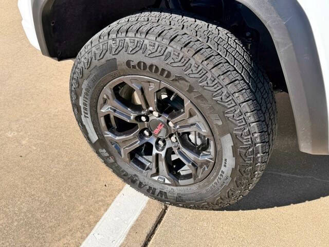 2025 GMC Canyon Elevation